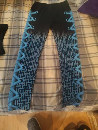 Mallas con cordones y estampado