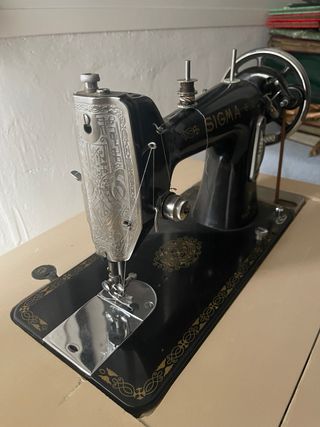 Máquina de coser Sigma antigua
