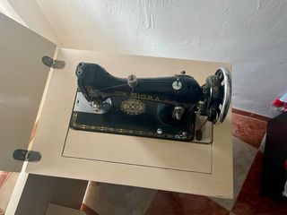 Máquina de coser Sigma antigua