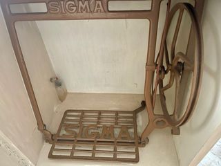 Máquina de coser Sigma antigua