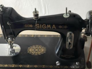 Máquina de coser Sigma antigua