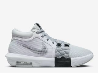 Zapatillas Baloncesto Nike Lebron Talla 43.