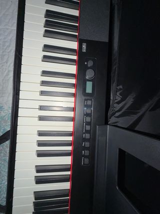 Piano Digital con funda
