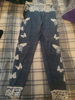 Mallas con mariposas y encaje