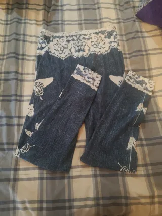 Mallas con mariposas y encaje