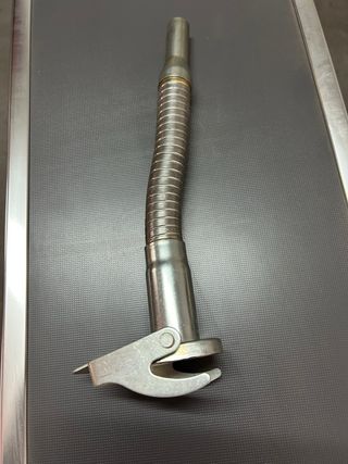 Boquilla para bidón metálica flexible