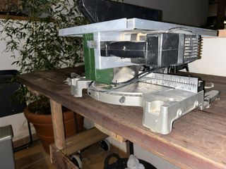 Sierra de mesa SC210W