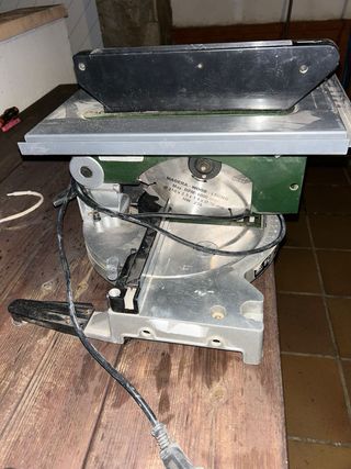 Sierra de mesa SC210W