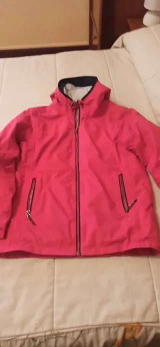 Chamarra impermeable fucsia 14 años 152cm