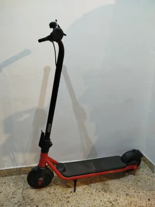 Patinete Eléctrico Rojo para niño
