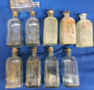 Bottiglie di vetro antiche