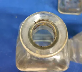 Bottiglie di vetro antiche