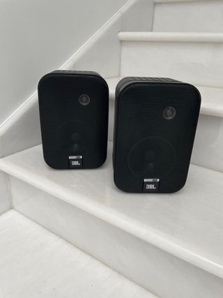 Pareja Altavoces JBL Control One Negros