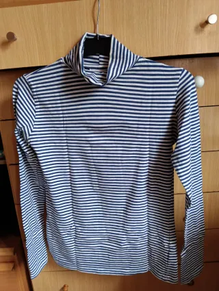 Jersey rayas azul y blanco cuello alto