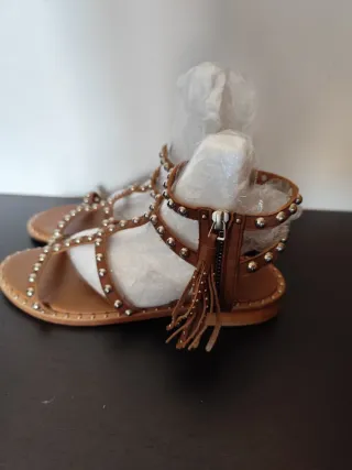 Sandalias piel mujer T39 tachuelas