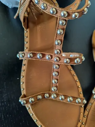 Sandalias piel mujer T39 tachuelas