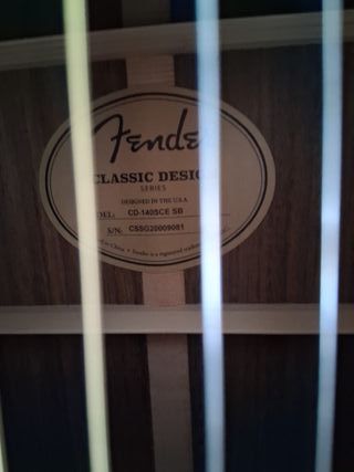 Guitarra Acústica Fender con Estuche
