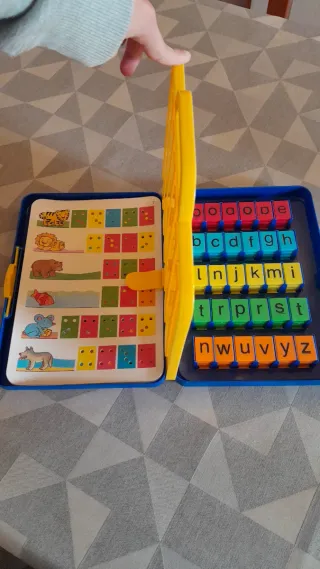 Juego de letras Diset para niños