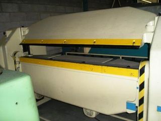 Plegadora de delantal motorizada TOS PIESOK