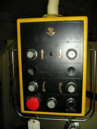 Plegadora de delantal motorizada TOS PIESOK