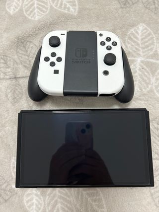 Nintendo Switch OLED Bianca e Nera