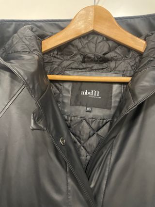 Abrigo impermeable acolchado mbm negro L