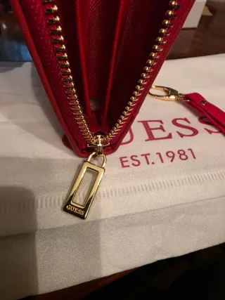 Billetera Guess Roja