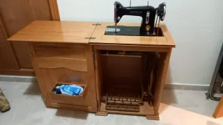 Mueble Máquina de Coser Bianchi