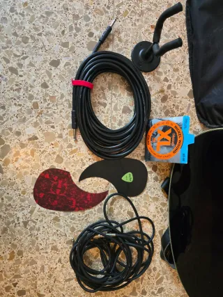 Guitarra Electroacústica Negra