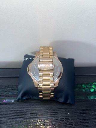 Reloj Lacoste Dorado