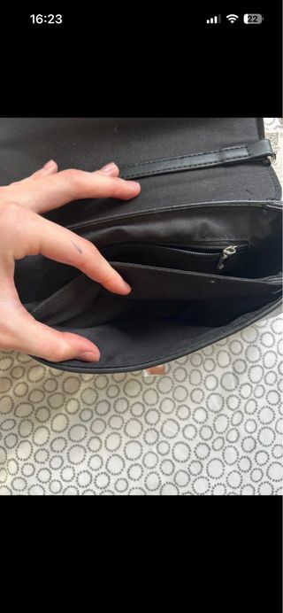 Bolso negro cadena plateada