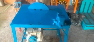 Sierra de mesa trifásica