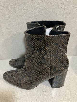 Botines Zara efecto piel serpiente