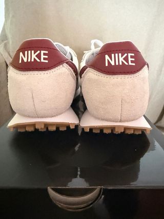 Nike LD-1000 beige y granates Talla 40.5