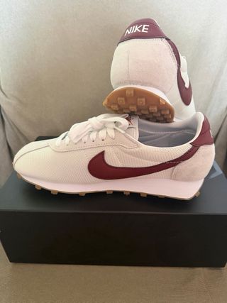 Nike LD-1000 beige y granates Talla 40.5