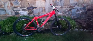 Bicicleta de Montaña Specialized Roja