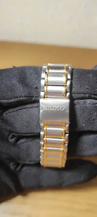 Seiko Quartz Bicolor 5Y22-8060