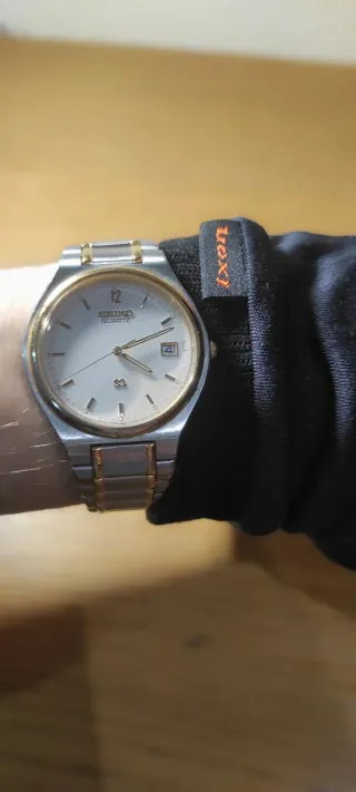 Seiko Quartz Bicolor 5Y22-8060