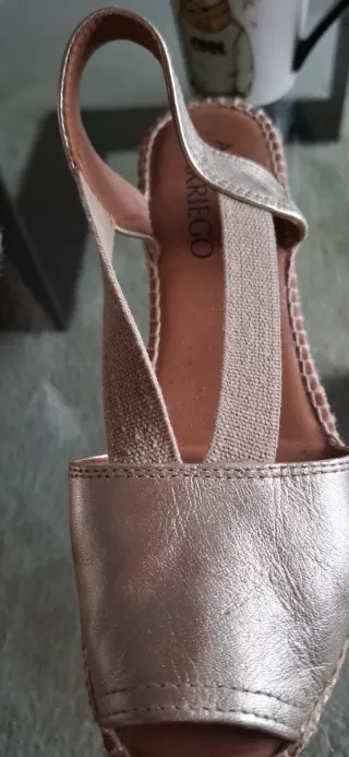 Alpargatas cuña doradas 5 cm