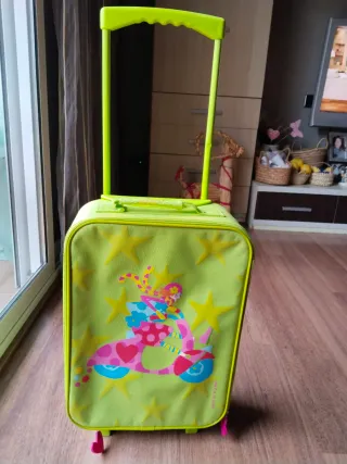 Maleta infantil con ruedas y diseño