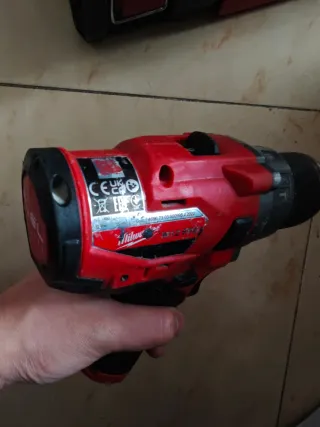 Taladro Milwaukee M12 FUEL