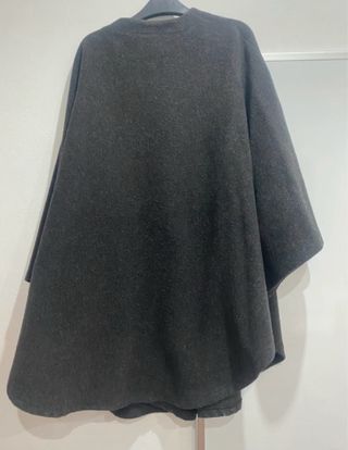 Poncho gris oscuro