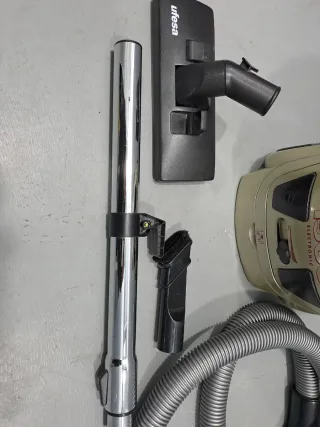 Aspiradora Ufesa Mousy Argenta