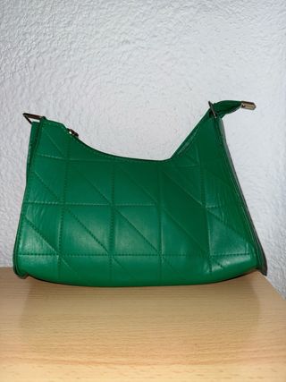 Bolso de hombro verde acolchado