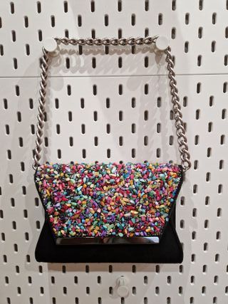 Bolso de fiesta negro con pedrería