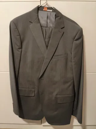 Traje de hombre gris sfera