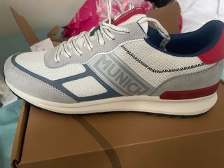 Zapatillas Munich grises y blancas sin estrenar