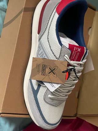 Zapatillas Munich grises y blancas sin estrenar