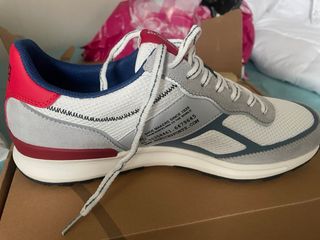 Zapatillas Munich grises y blancas sin estrenar