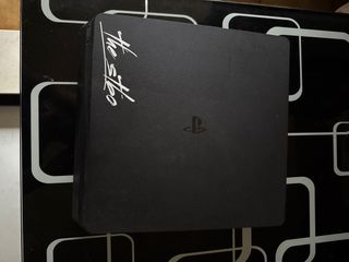 PS4 (PlayStation 4) Nera